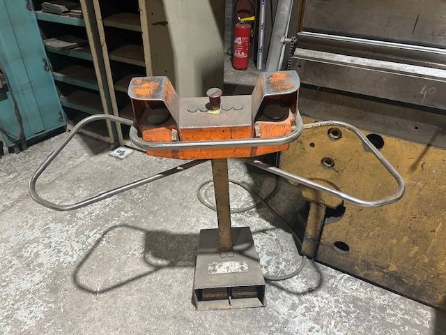 OCCASION PRESSE PLIEUSE HYDRAULIQUE COLLY VILLEURBANNE 